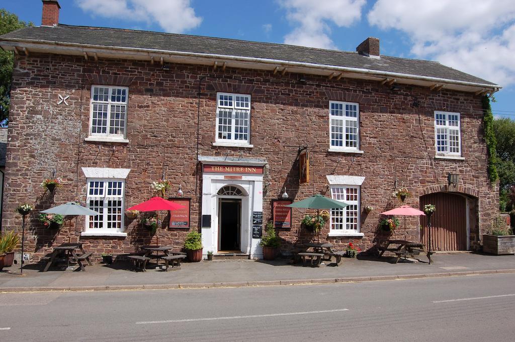 The Mitre Inn Witheridge Bagian luar foto