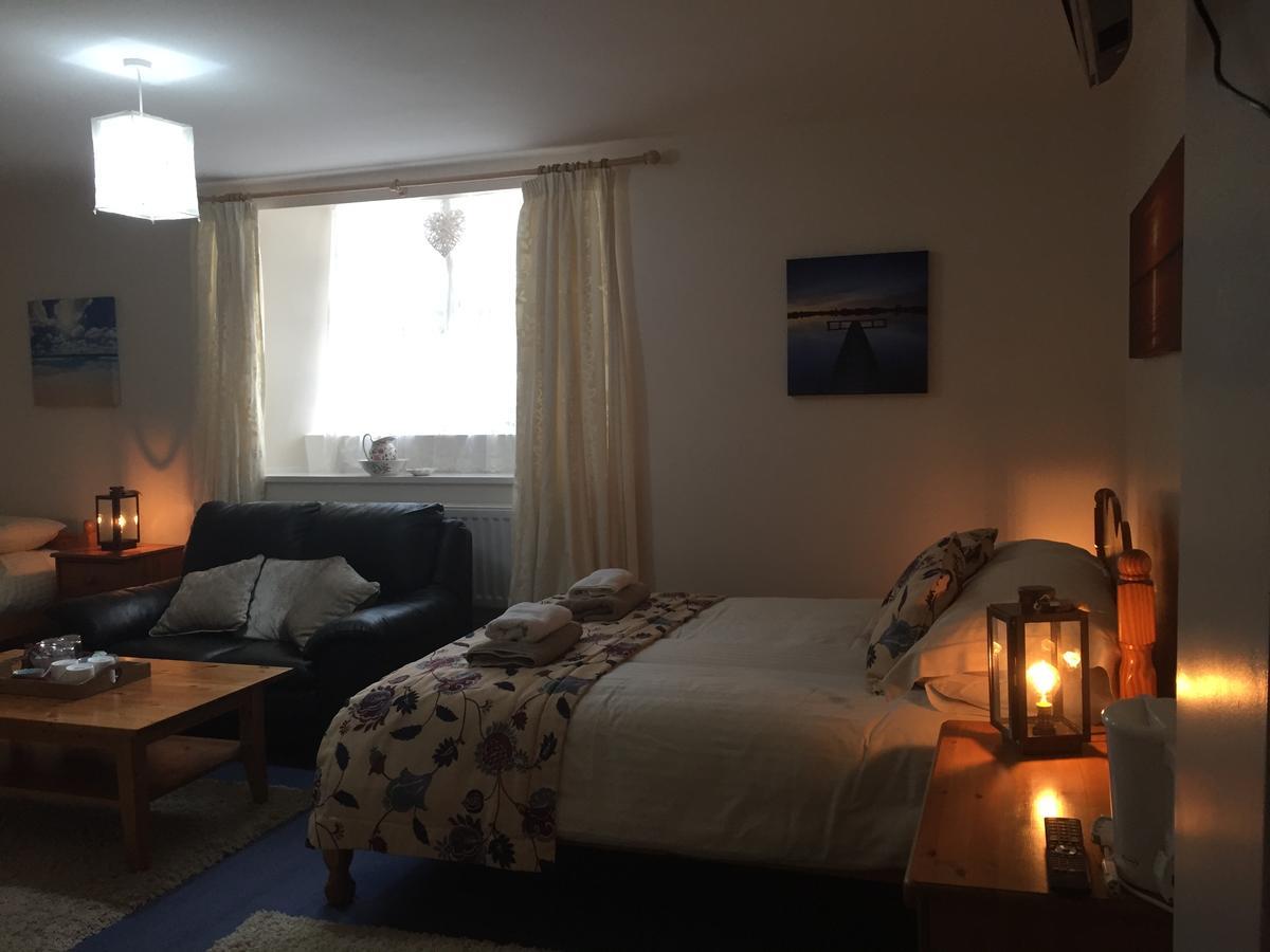 The Mitre Inn Witheridge Bagian luar foto