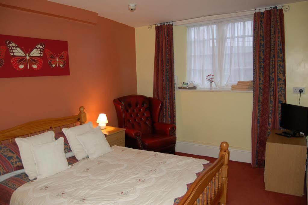 The Mitre Inn Witheridge Bagian luar foto